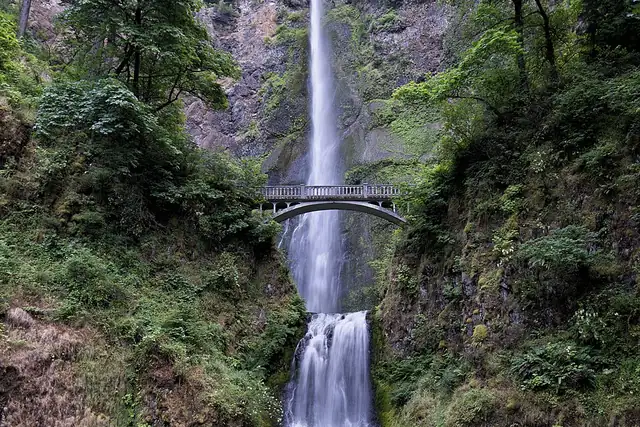 Multnomah Falls – Wasserfall, 19 km von Washougal