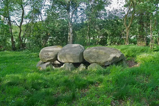 Großsteingrab Hammah 3 – Megalith, 7 km from Hansestadt Stade