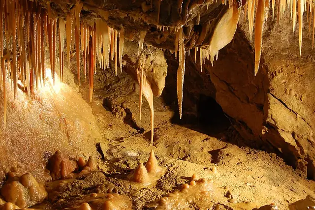 Treak Cliff Cavern – Cave, near High Peak