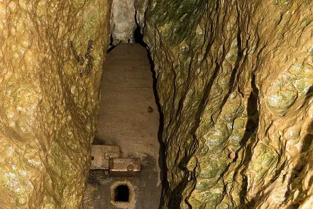 Brunnsteinhöhle Eingang 1 – Cave, 17 km from Forchheim