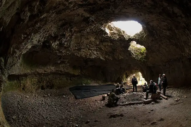 Brillenhöhle – Cave, 10 km from Klingenstein