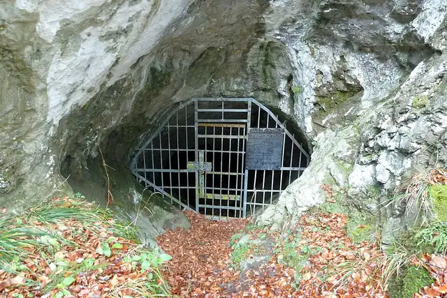 Veledahöhle – Höhle, 7 km von Meschede