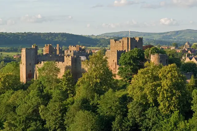 Ludlow Castle – Castle, 13 km from Loughton