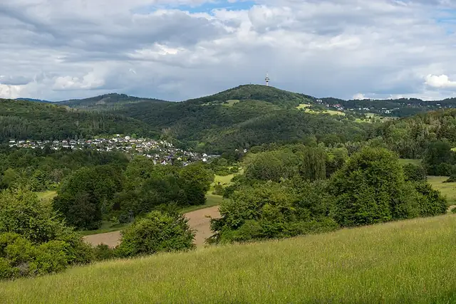Atzelbergturm – Aussichtsturm, 6 km von Königstein im Taunus