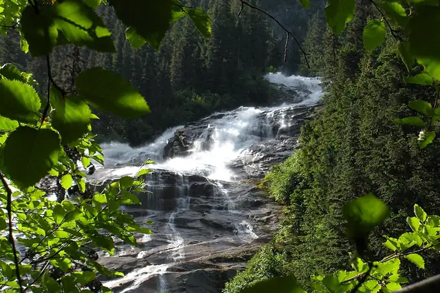 Depot Creek Falls – Waterfall