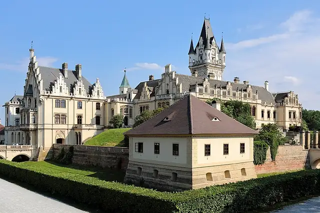 Schloss Grafenegg – Castle, 26 km from Sankt Pölten
