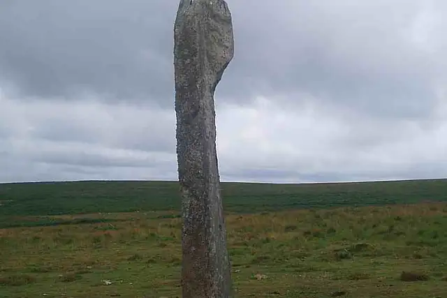 Drizzlecombe East Row – Megalith, 17 km von Plymouth