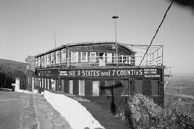 Grand View Point Hotel – Ruin