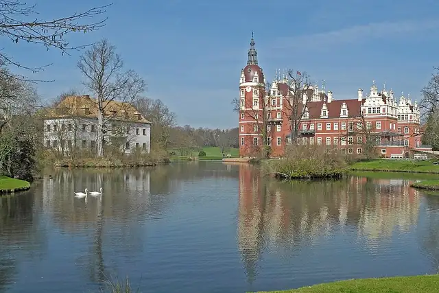 Fürst-Pückler-Schloß - Nowy hród - Nowy Zamek – Castle, 8 km from Weißwasser