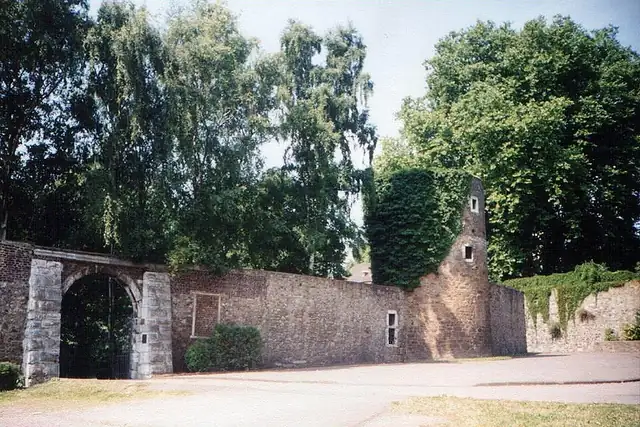 Burg Weisweiler – Ruin, 18 km from Aachen