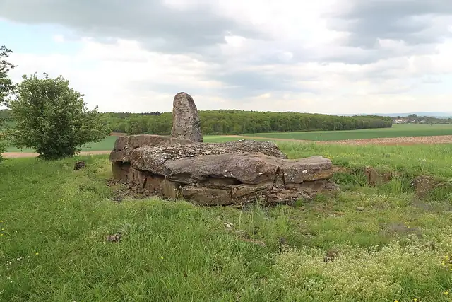 Heiliger Stein – Megalith, 10 km von Butzbach