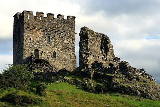 Castell Dolwyddelan – Castle, 24 km from Bangor