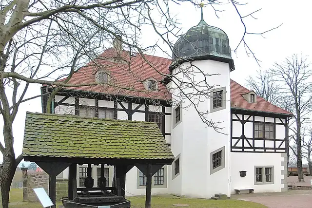 Berg- und Lusthaus Hoflößnitz – Burg oder Schloss, 9 km von Dresden