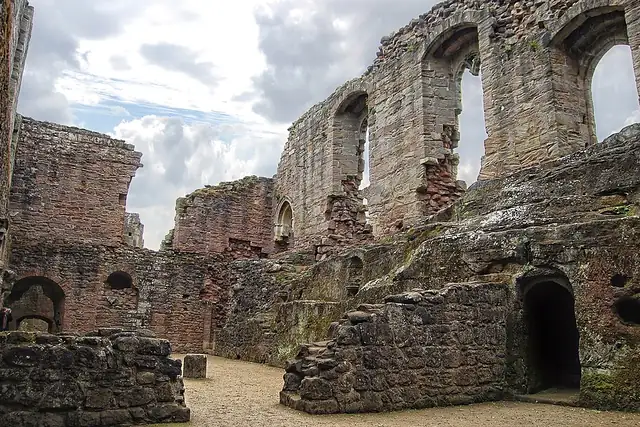 Spofforth Castle – Castle, 19 km from Leeds