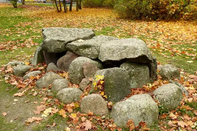 Steinkiste von Anderlingen – Megalith, 16 km from Bremervörde