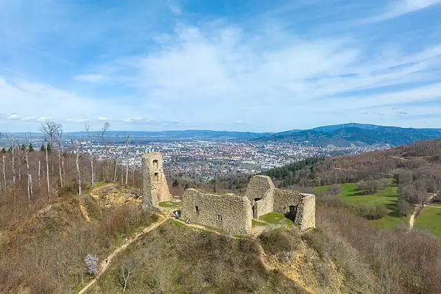 Burgruine Schneeburg – Burg oder Schloss, 6 km von Freiburg im Breisgau