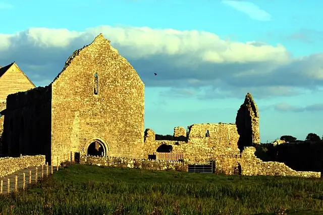 Abbeyknockmoy Abbey – Ruine, 28 km von Galway