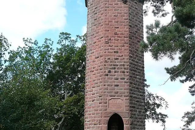 Rehbergturm – Aussichtsturm, 11 km von Landau in der Pfalz