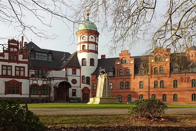 Schloss Wiligrad – Castle, 12 km from Schwerin