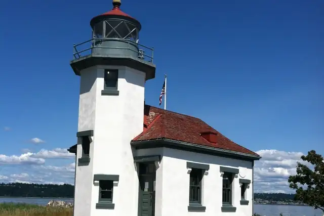 Point Robinson Lighthouse – Lighthouse, near Des Moines