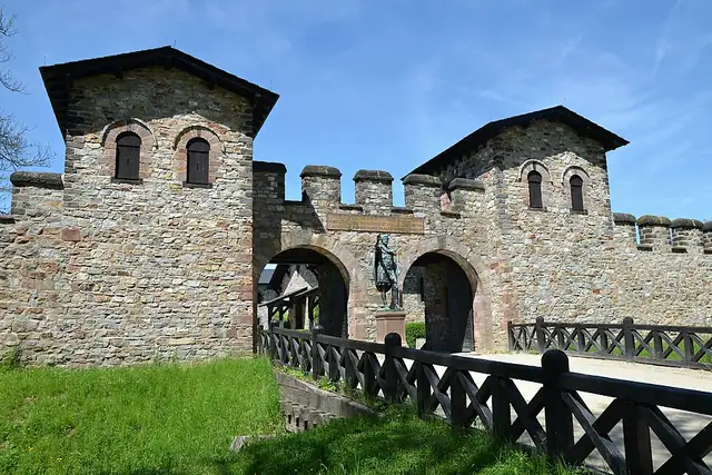 Römerkastell Saalburg – Burg oder Schloss, 19 km von Frankfurt am Main